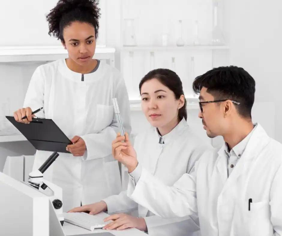 5_Expert Instructions
Our instructors are experienced professionals in the aesthetics field. Their expertise and passion for teaching ensure that you receive high-quality education and mentorship throughout your training experience.