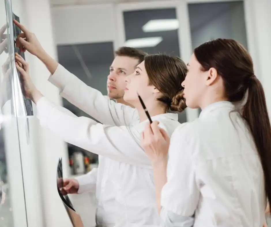 6_Collaborative Learning
We foster a supportive and collaborative learning environment. Participants are encouraged to ask questions, engage in discussions, and connect with peers, enhancing the overall educational experience.